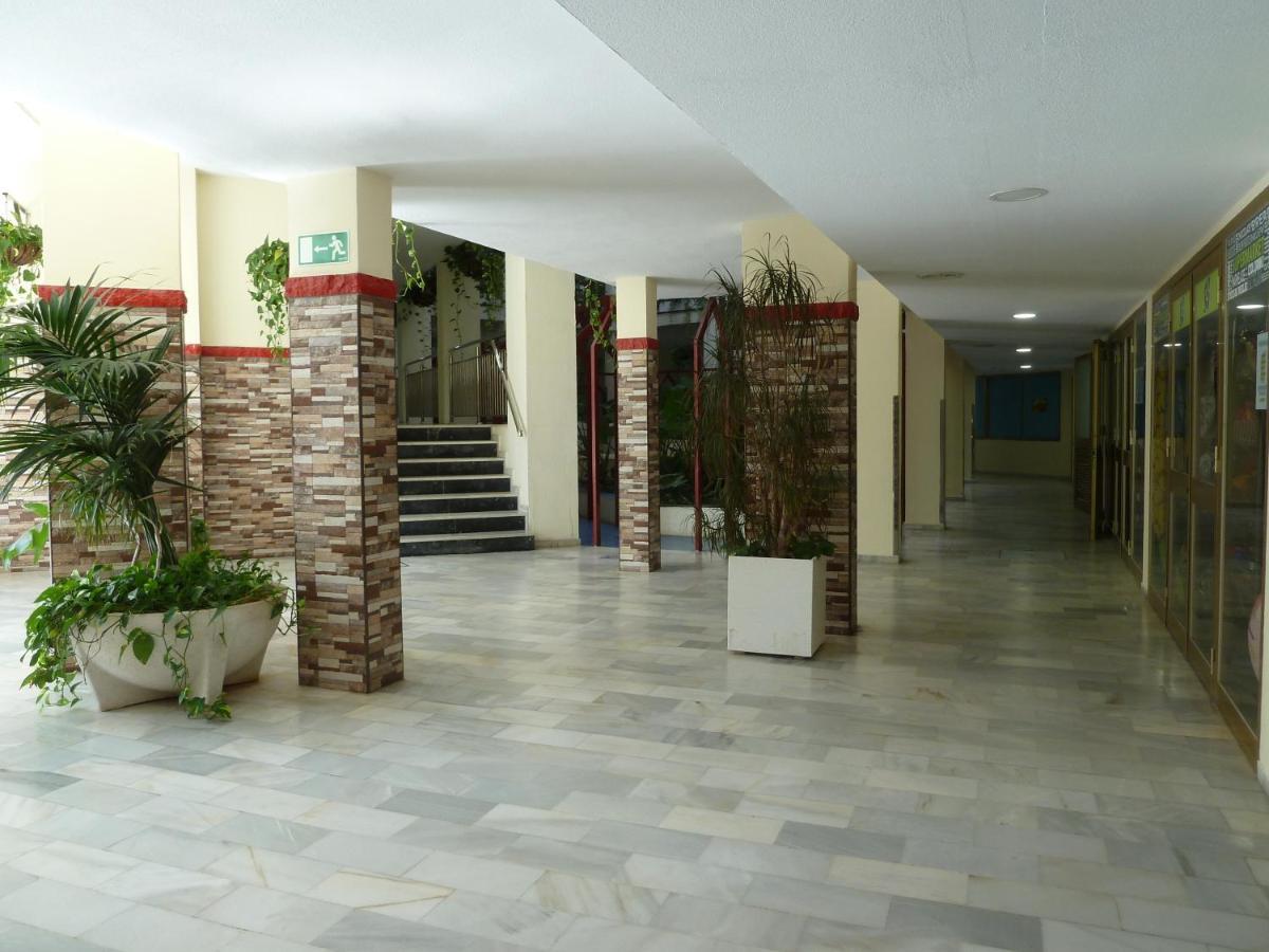 Parking Privado Benalbeach Benalmádena Buitenkant foto